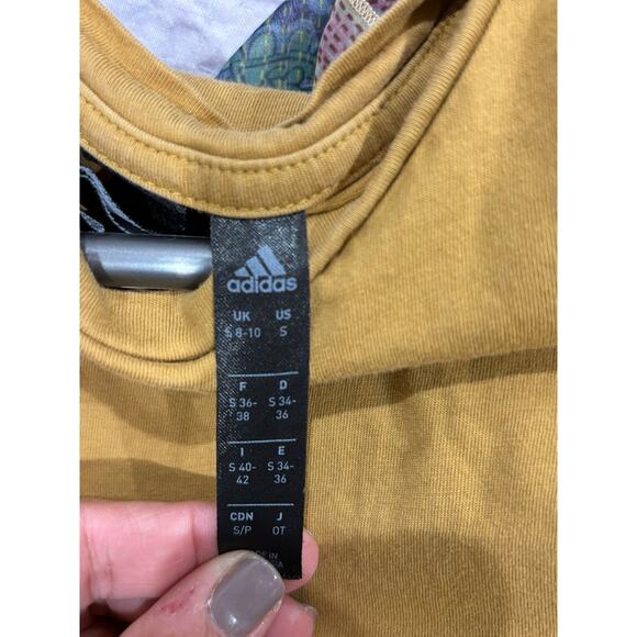 Adidas Mustard Tan T-Shirt Size S Logo Patch Streetwear Minimalist Casual Tee - Picture 5 of 5